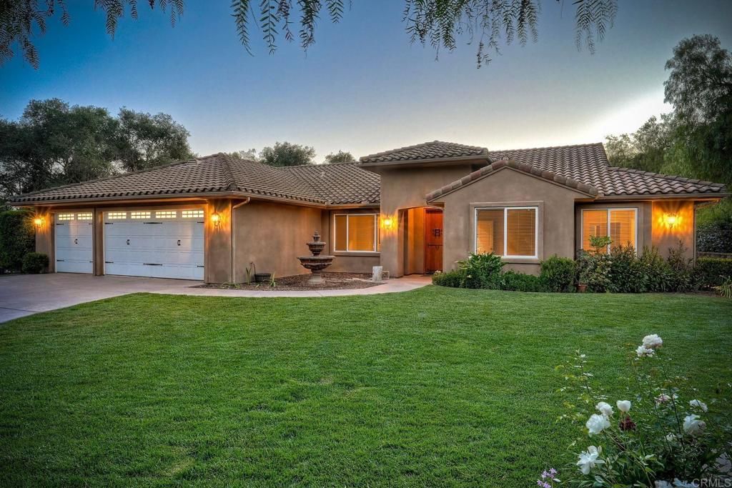 1285 S Stage Coach Ln, Fallbrook, CA 92028