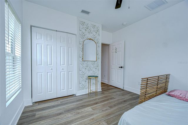 1051 44TH STREET S, St Petersburg, FL 33711