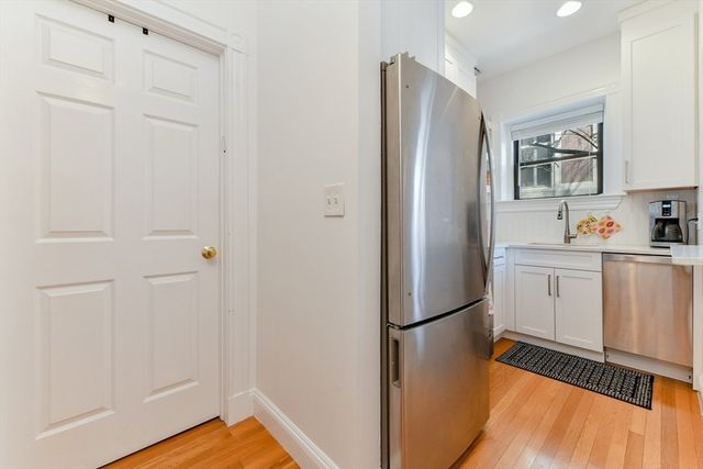 529 E Broadway 4, Boston, MA 02127