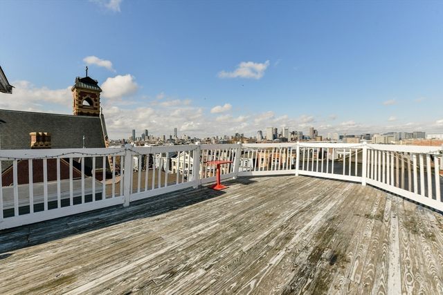 529 E Broadway 4, Boston, MA 02127