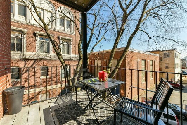 529 E Broadway 4, Boston, MA 02127
