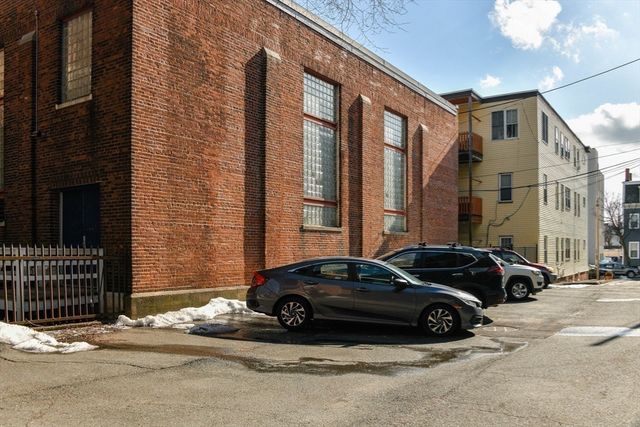529 E Broadway 4, Boston, MA 02127