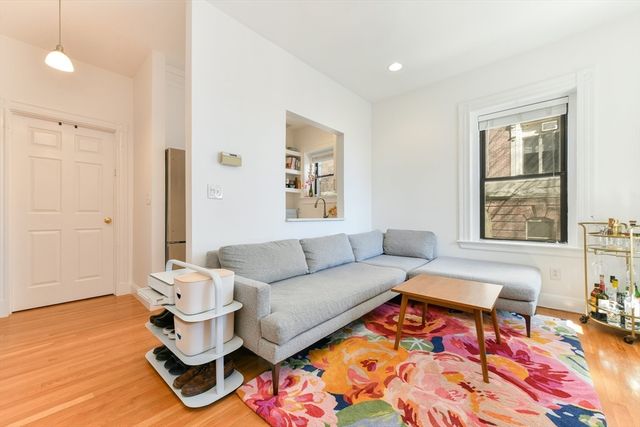 529 E Broadway 4, Boston, MA 02127