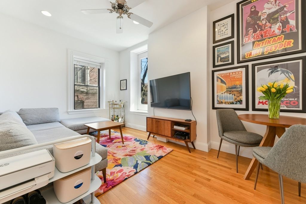 529 E Broadway 4, Boston, MA 02127