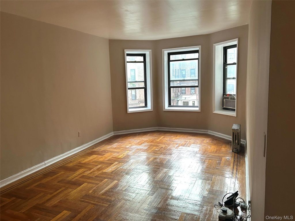 758 Brady Court 214, Bronx, NY 10462 — exterior