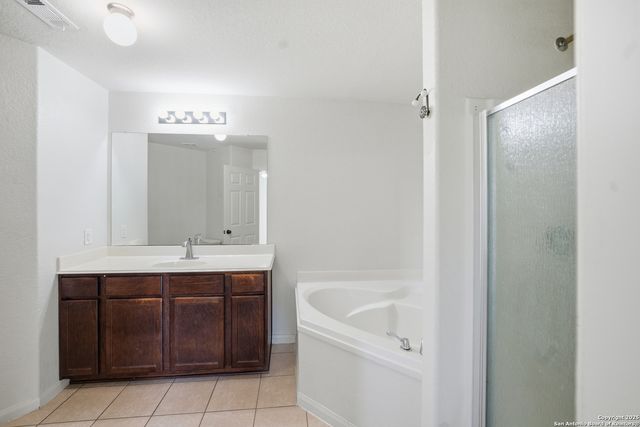 6810 Luckey, San Antonio, TX 78252