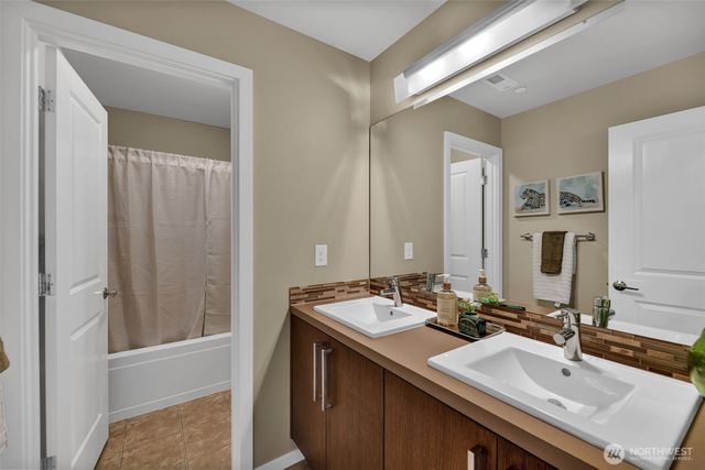 10526 SE 277th Place, Kent, WA 98030