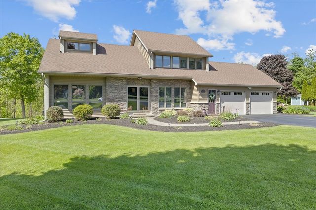 122 Galvin Court, Farmington, NY 14425