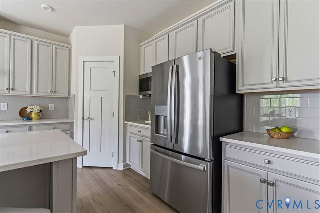 7981 Winter Fog Dr, New Kent, VA 23124