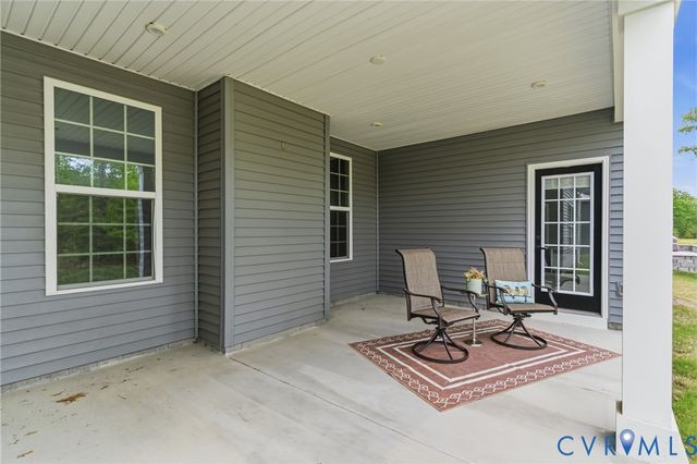 7981 Winter Fog Dr, New Kent, VA 23124