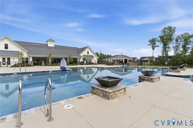7981 Winter Fog Dr, New Kent, VA 23124