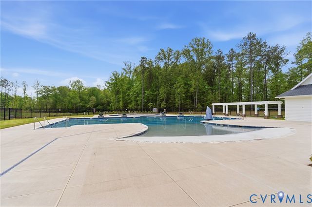 7981 Winter Fog Dr, New Kent, VA 23124