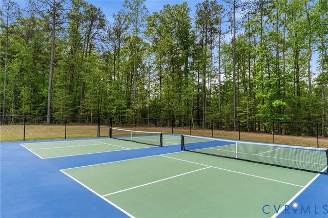 7981 Winter Fog Dr, New Kent, VA 23124