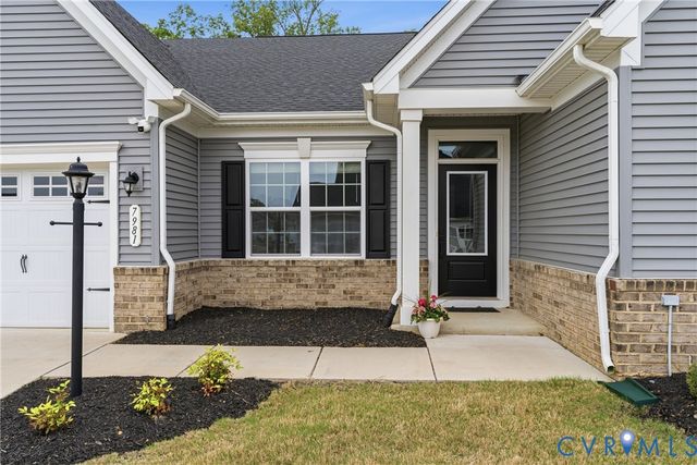 7981 Winter Fog Dr, New Kent, VA 23124