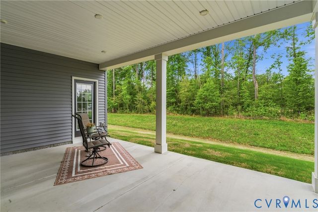 7981 Winter Fog Dr, New Kent, VA 23124