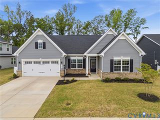 7981 Winter Fog Dr, New Kent, VA 23124
