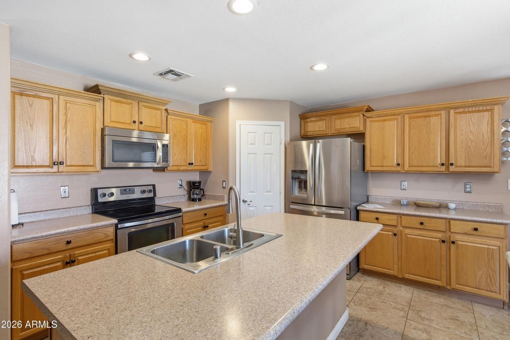 Image 4 of property listing at 13544 W SOLANO Drive, Litchfield Park, AZ 85340