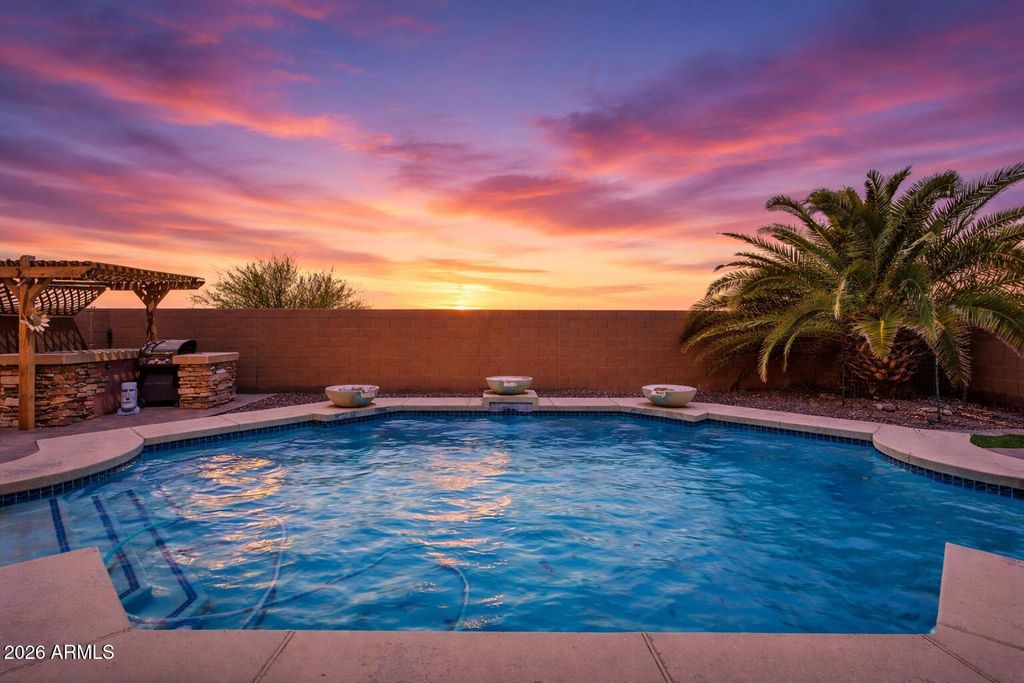 Image 7 of property listing at 13544 W SOLANO Drive, Litchfield Park, AZ 85340