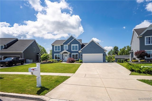 54 Hidden Meadow Xing, Lancaster, NY 14086