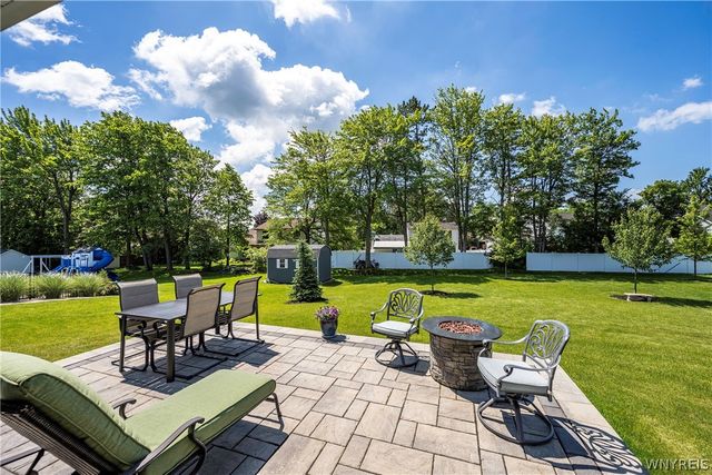 54 Hidden Meadow Xing, Lancaster, NY 14086