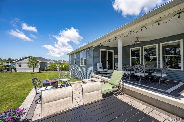 54 Hidden Meadow Xing, Lancaster, NY 14086