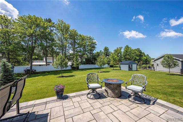 54 Hidden Meadow Xing, Lancaster, NY 14086