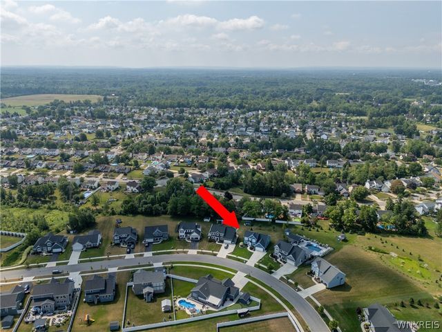 54 Hidden Meadow Xing, Lancaster, NY 14086