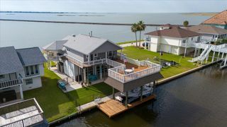 1313 Blue Heron Street, Bayou Vista, TX 77563