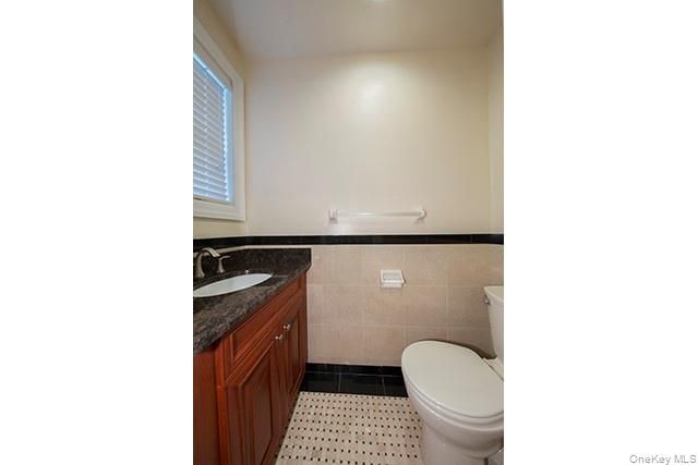 1 Villa D'est Drive E-09, Coram, NY 11727