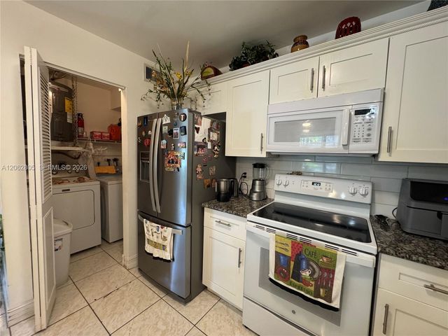 5773 La Pinata Blvd A-1, Green Acres, FL 33463