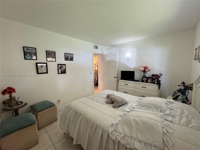 5773 La Pinata Blvd A-1, Green Acres, FL 33463