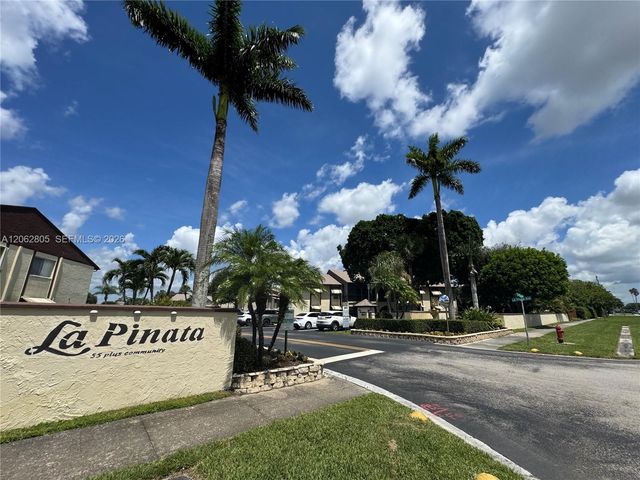 5773 La Pinata Blvd A-1, Green Acres, FL 33463