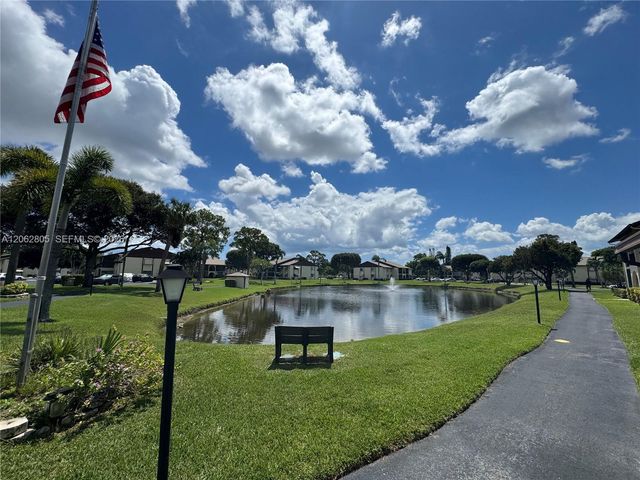 5773 La Pinata Blvd A-1, Green Acres, FL 33463