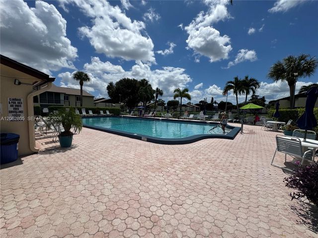 5773 La Pinata Blvd A-1, Green Acres, FL 33463