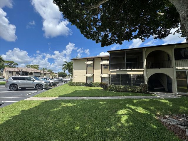 5773 La Pinata Blvd A-1, Green Acres, FL 33463