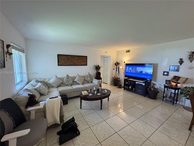 5773 La Pinata Blvd A-1, Green Acres, FL 33463