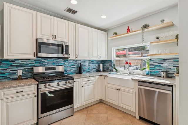 305 GRAND BOULEVARD, Tarpon Springs, FL 34689