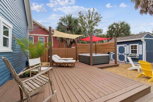 305 GRAND BOULEVARD, Tarpon Springs, FL 34689