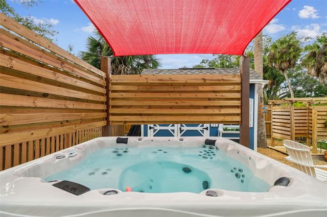 305 GRAND BOULEVARD, Tarpon Springs, FL 34689