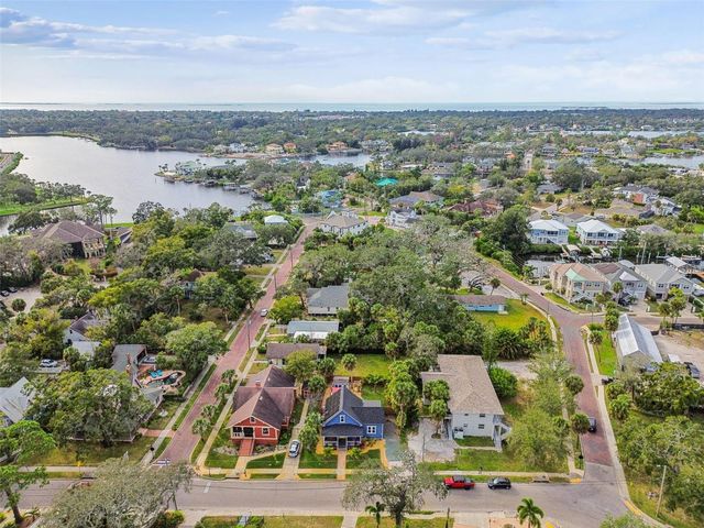 305 GRAND BOULEVARD, Tarpon Springs, FL 34689