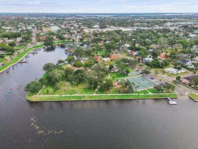 305 GRAND BOULEVARD, Tarpon Springs, FL 34689