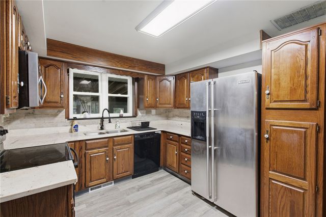 65 Elmwood Drive, Springboro, OH 45066