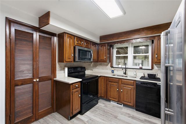 65 Elmwood Drive, Springboro, OH 45066