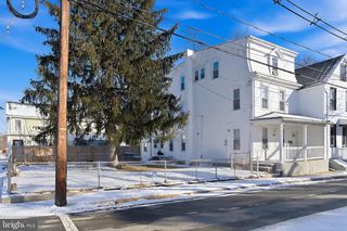 233 ELLIS ST, Burlington, NJ 08016