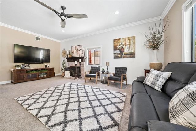 21979 Jeffers Lane, Saugus, CA 91350