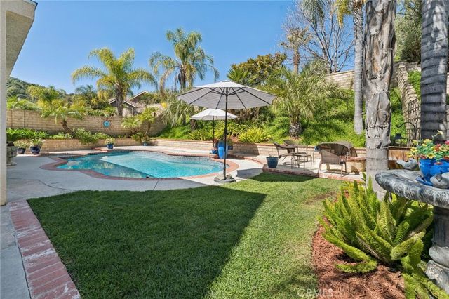 21979 Jeffers Lane, Saugus, CA 91350