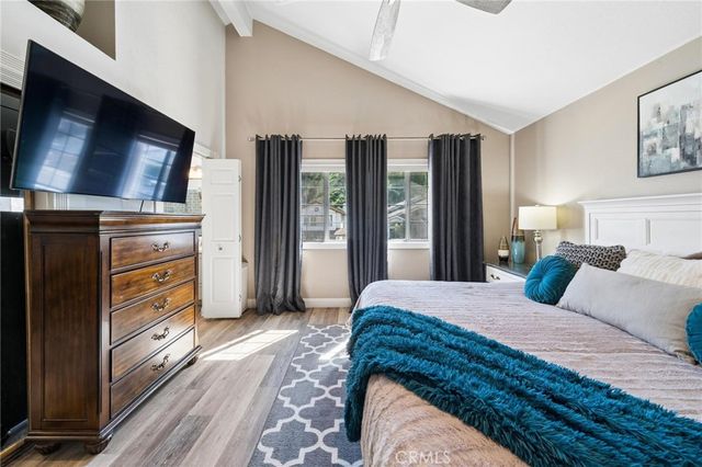 21979 Jeffers Lane, Saugus, CA 91350