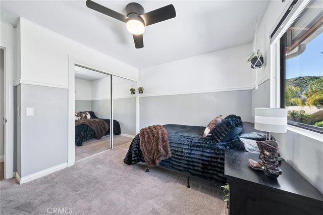 21979 Jeffers Lane, Saugus, CA 91350