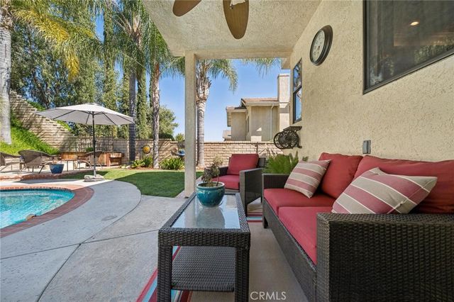 21979 Jeffers Lane, Saugus, CA 91350