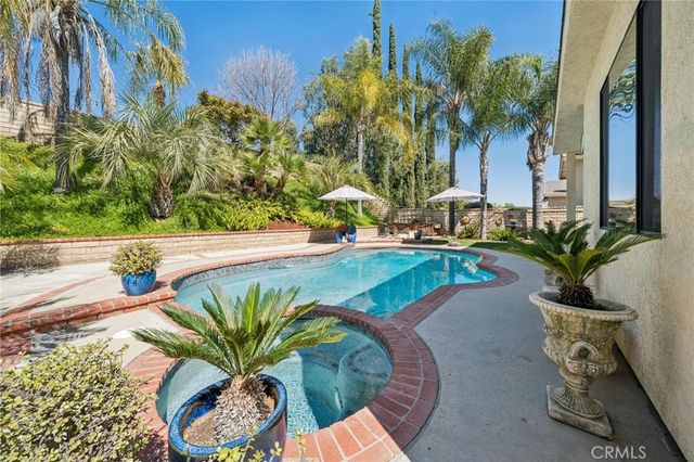 21979 Jeffers Lane, Saugus, CA 91350